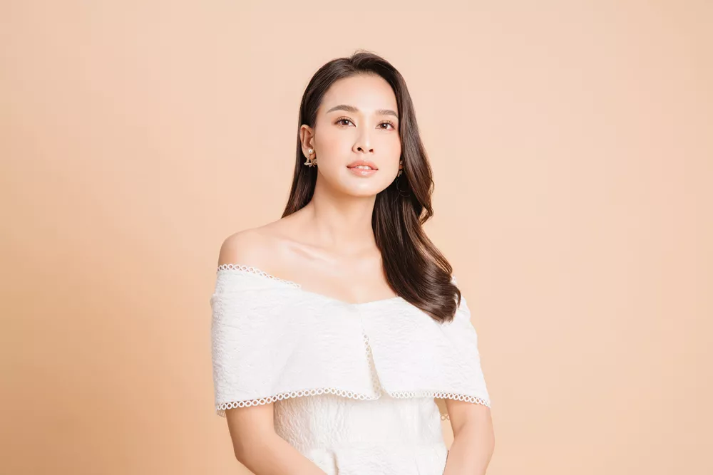 khách hàng phẫu thuật sắp xếp mỡ dưới mí